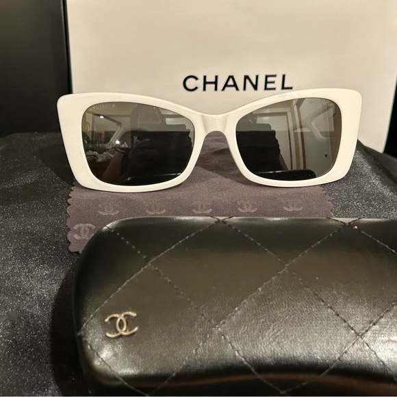 EUC Authentic Chanel Sunglasses - Picture 2 of 12